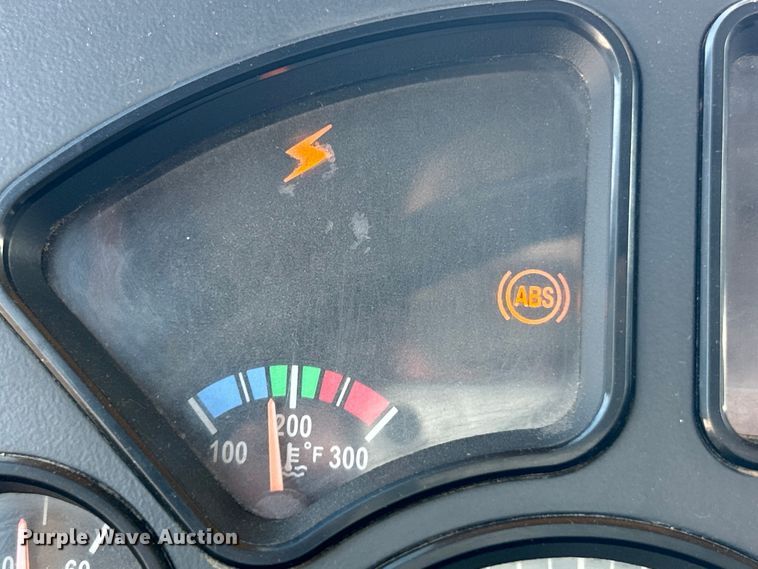 image for item EK4925 2007 Mack CTP713B roll-off container truck