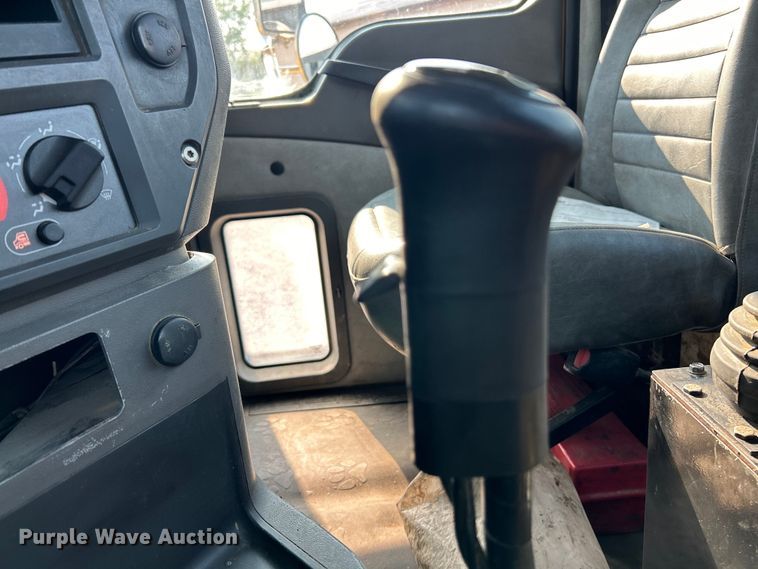 image for item EK4925 2007 Mack CTP713B roll-off container truck