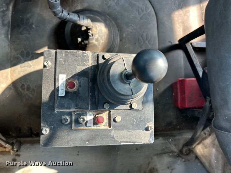 image for item EK4925 2007 Mack CTP713B roll-off container truck