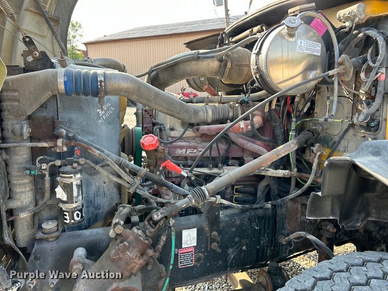 image for item EK4925 2007 Mack CTP713B roll-off container truck