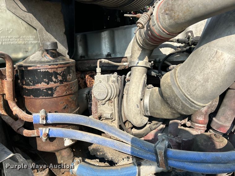 image for item EK4925 2007 Mack CTP713B roll-off container truck