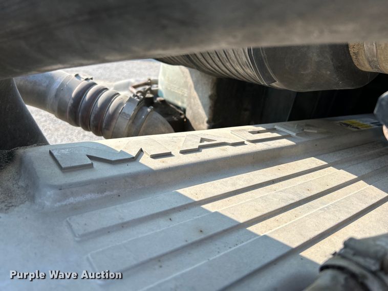 image for item EK4925 2007 Mack CTP713B roll-off container truck