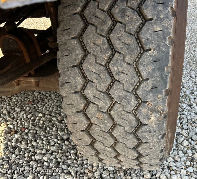 image for item EK4925 2007 Mack CTP713B roll-off container truck