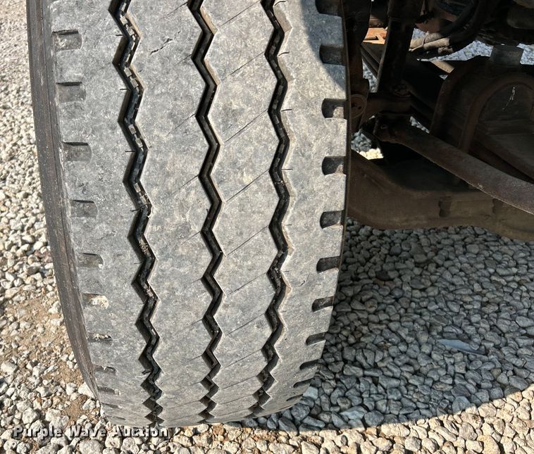 image for item EK4925 2007 Mack CTP713B roll-off container truck