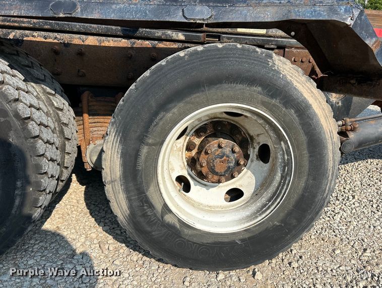 image for item EK4925 2007 Mack CTP713B roll-off container truck