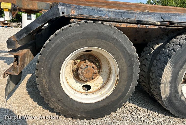 image for item EK4925 2007 Mack CTP713B roll-off container truck