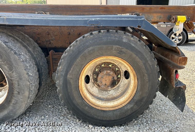 image for item EK4925 2007 Mack CTP713B roll-off container truck