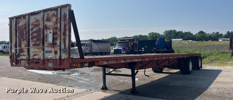 image for item EK8799 1986 Fruehauf  PB100-T2W-48XW flatbed trailer