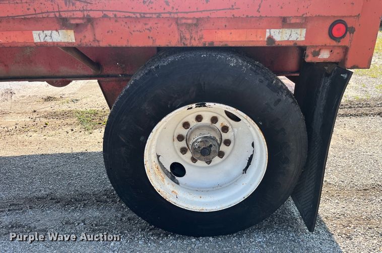 image for item EK8799 1986 Fruehauf  PB100-T2W-48XW flatbed trailer