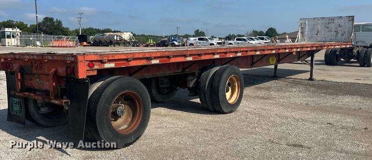 image for item EK8800 1986 Fruehauf  PB100-T2W-48XW flatbed trailer