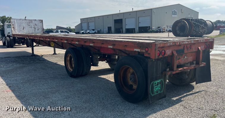 image for item EK8800 1986 Fruehauf  PB100-T2W-48XW flatbed trailer
