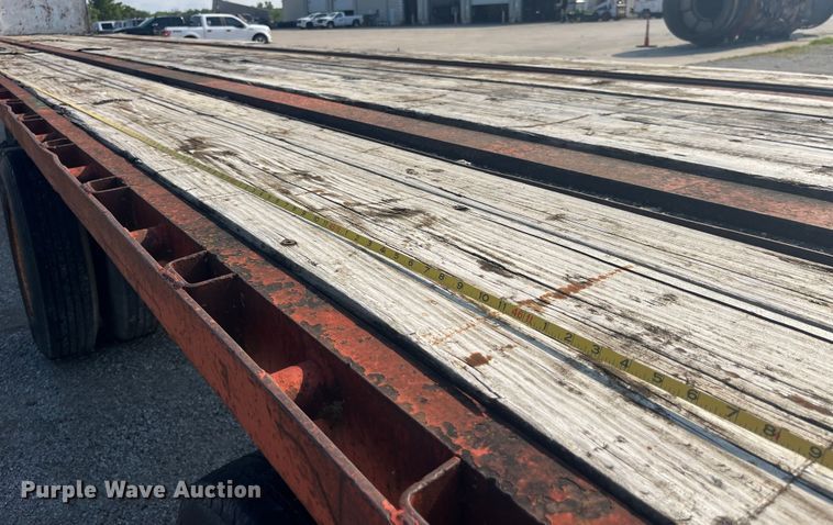 image for item EK8800 1986 Fruehauf  PB100-T2W-48XW flatbed trailer