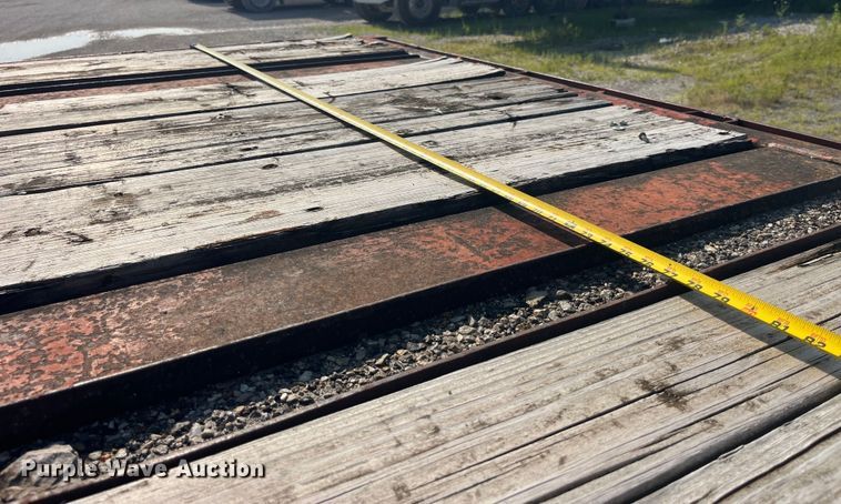 image for item EK8800 1986 Fruehauf  PB100-T2W-48XW flatbed trailer