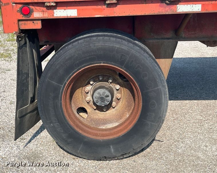 image for item EK8800 1986 Fruehauf  PB100-T2W-48XW flatbed trailer