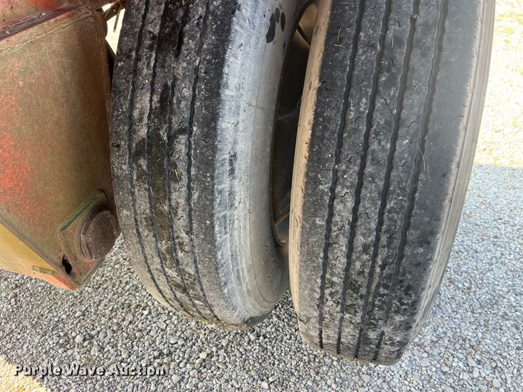 image for item EK8800 1986 Fruehauf  PB100-T2W-48XW flatbed trailer