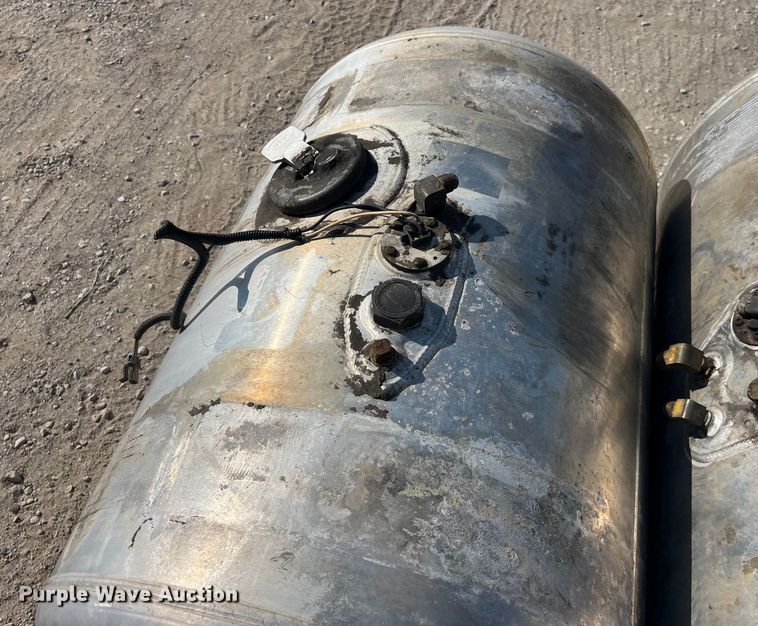 image for item EK8864 (2) Peterbilt fuel tanks