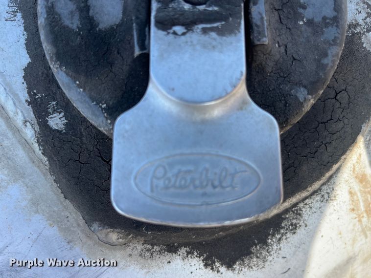 image for item EK8864 (2) Peterbilt fuel tanks