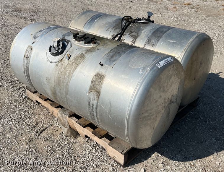 image for item EK8865 (2) Peterbilt fuel tanks