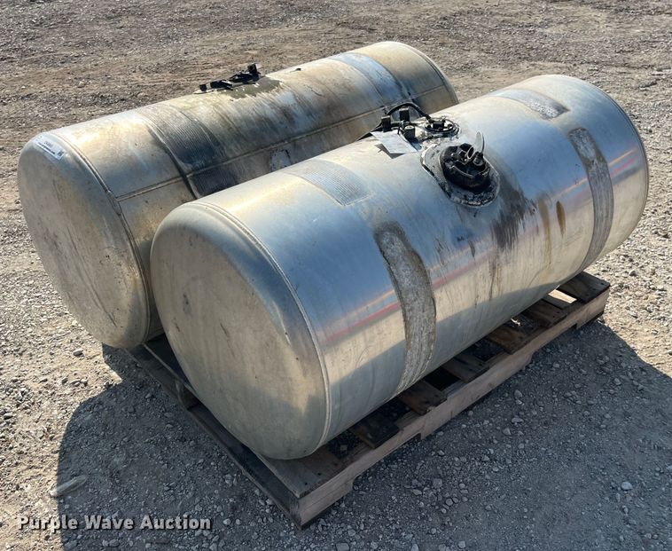 image for item EK8865 (2) Peterbilt fuel tanks