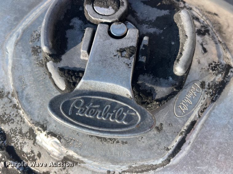 image for item EK8865 (2) Peterbilt fuel tanks