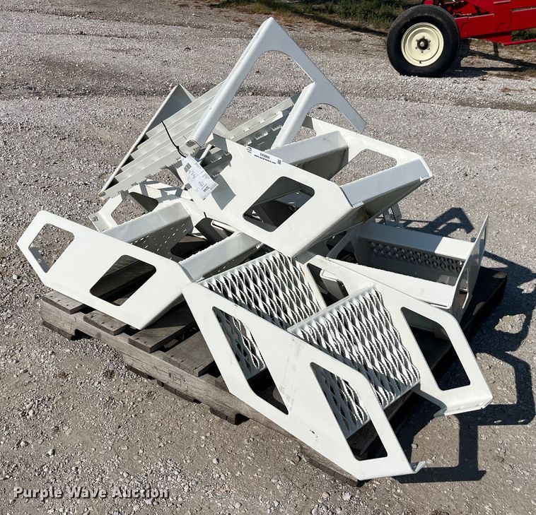 image for item EK8866 Approximately 8 truck steps