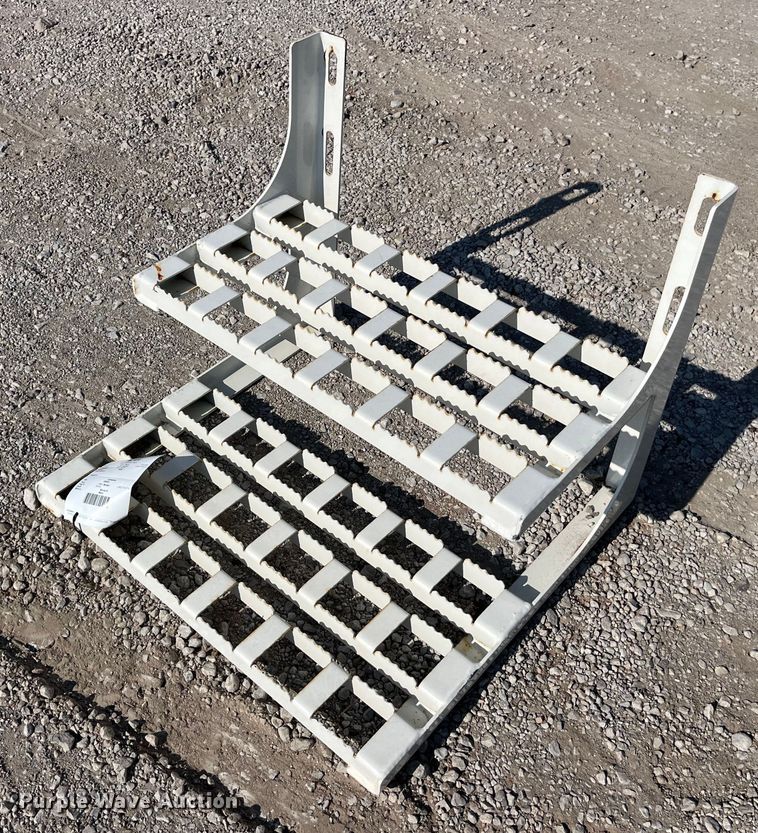 image for item EK8866 Approximately 8 truck steps