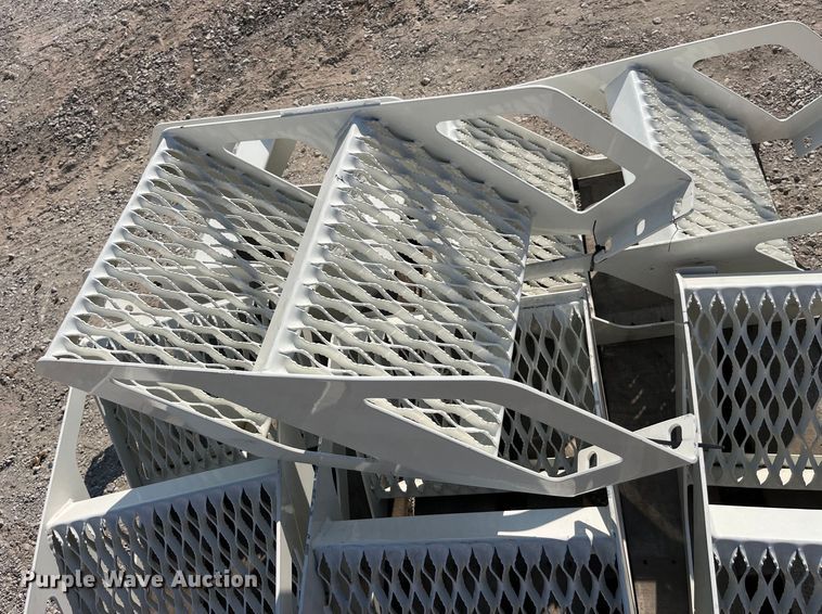 image for item EK8866 Approximately 8 truck steps