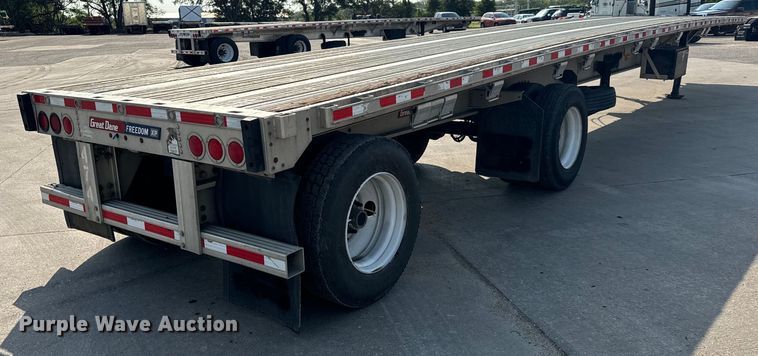 image for item LF9864 2013 Great Dane FXP-0024-00048 flatbed trailer