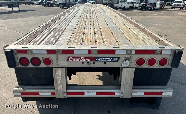 image for item LF9864 2013 Great Dane FXP-0024-00048 flatbed trailer