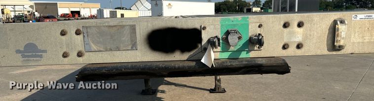 image for item LF9864 2013 Great Dane FXP-0024-00048 flatbed trailer