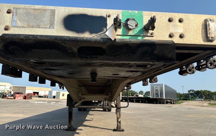 image for item LF9864 2013 Great Dane FXP-0024-00048 flatbed trailer