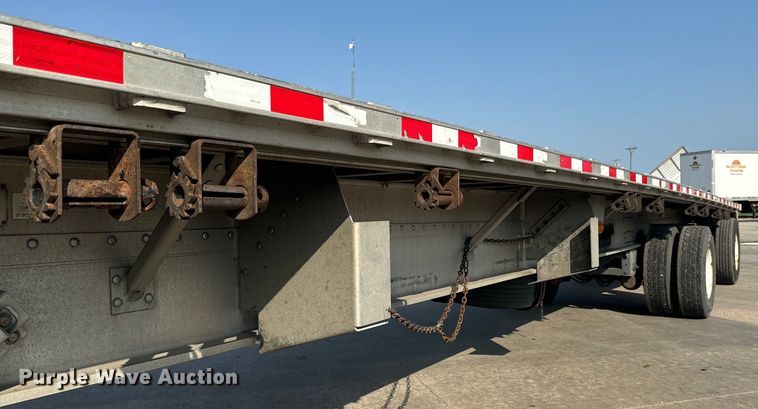 image for item LF9864 2013 Great Dane FXP-0024-00048 flatbed trailer