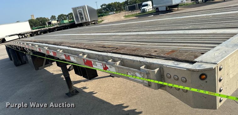 image for item LF9864 2013 Great Dane FXP-0024-00048 flatbed trailer