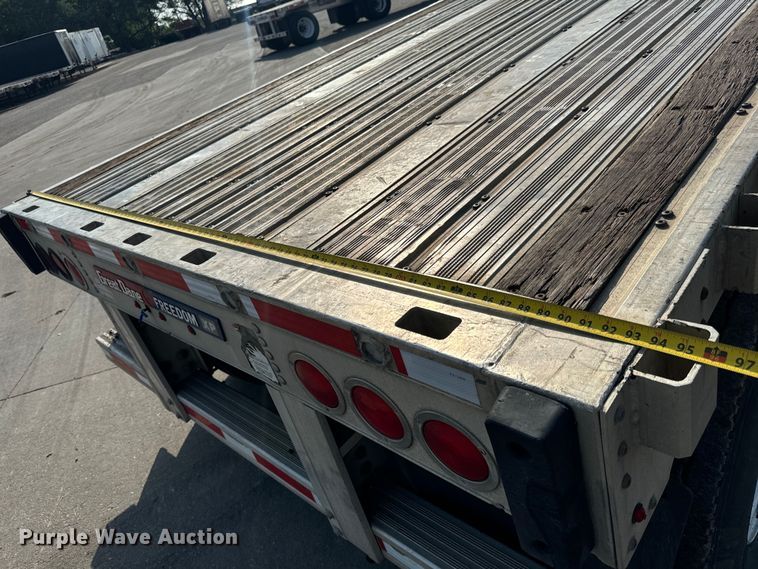 image for item LF9864 2013 Great Dane FXP-0024-00048 flatbed trailer