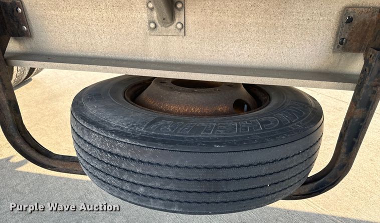 image for item LF9864 2013 Great Dane FXP-0024-00048 flatbed trailer