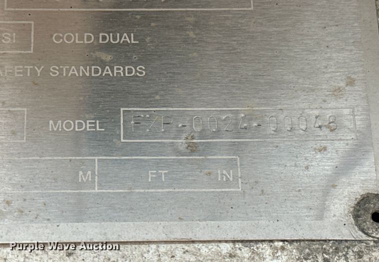 image for item LF9864 2013 Great Dane FXP-0024-00048 flatbed trailer