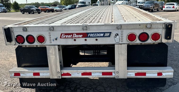image for item LF9865 2013 Great Dane FXP-0024-00048 flatbed trailer