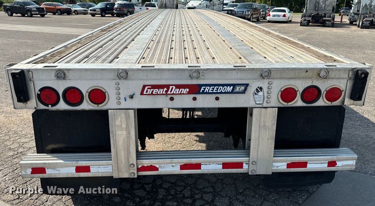 image for item LF9865 2013 Great Dane FXP-0024-00048 flatbed trailer
