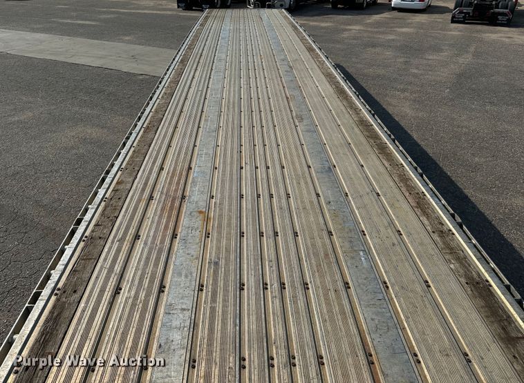 image for item LF9865 2013 Great Dane FXP-0024-00048 flatbed trailer