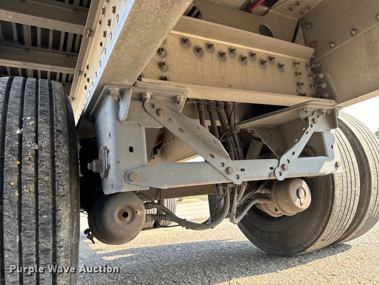 image for item LF9865 2013 Great Dane FXP-0024-00048 flatbed trailer