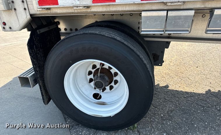 image for item LF9865 2013 Great Dane FXP-0024-00048 flatbed trailer