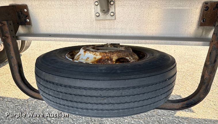 image for item LF9865 2013 Great Dane FXP-0024-00048 flatbed trailer