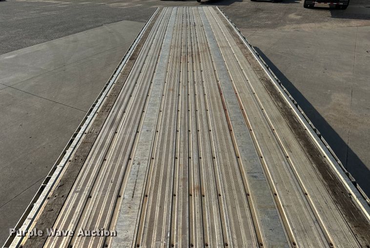 image for item LF9866 2013 Great Dane  FXP-0024-00048 flatbed trailer