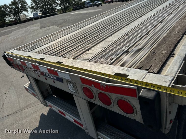 image for item LF9866 2013 Great Dane  FXP-0024-00048 flatbed trailer