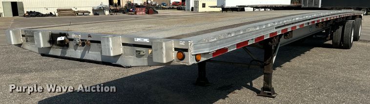 image for item LF9867 2014 Mac TNAR48AF flatbed trailer