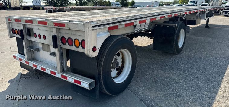 image for item LF9867 2014 Mac TNAR48AF flatbed trailer