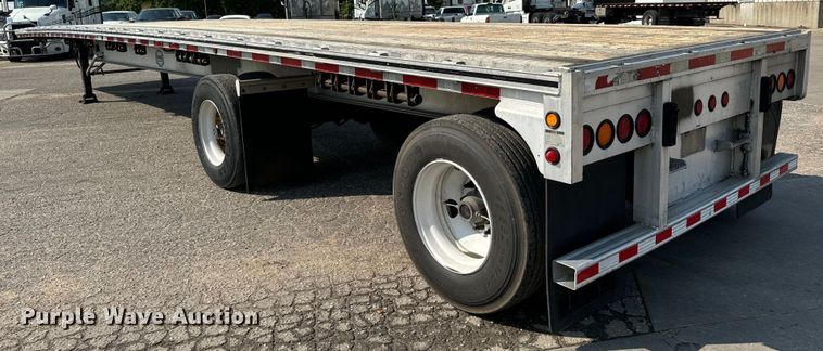 image for item LF9867 2014 Mac TNAR48AF flatbed trailer