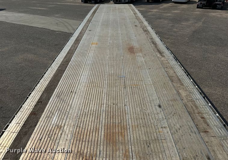 image for item LF9867 2014 Mac TNAR48AF flatbed trailer