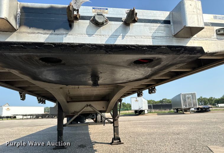 image for item LF9867 2014 Mac TNAR48AF flatbed trailer
