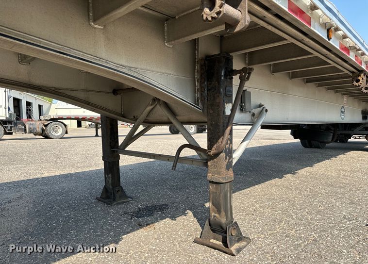 image for item LF9867 2014 Mac TNAR48AF flatbed trailer